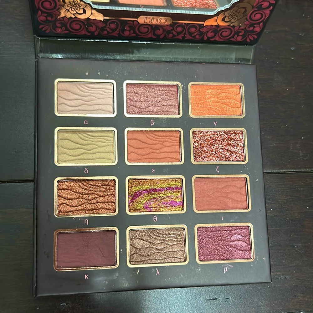 UNUSED eyeshadow pallet